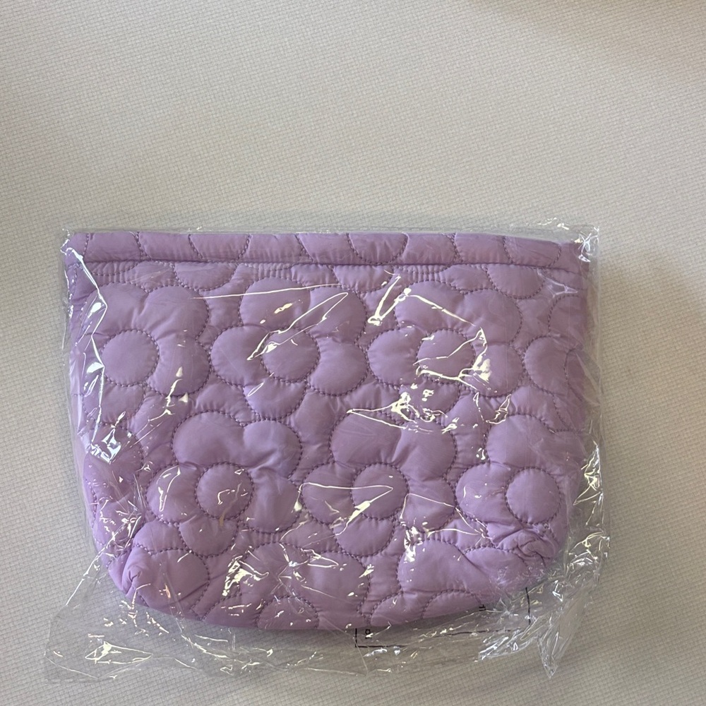 NWOT Ulta Beauty Lavender Quilted Floral Makeup/Cosmetic Bag